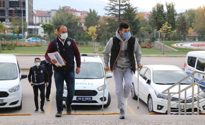 3 kişinin yaralandığı silahlı kavgaya karışan 1 kişi adliyeye sevk edildi
