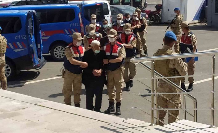 5 kişinin öldürüldüğü olayda korkunç detay: Atlar kavga etti, sahipleri birbirini vurdu