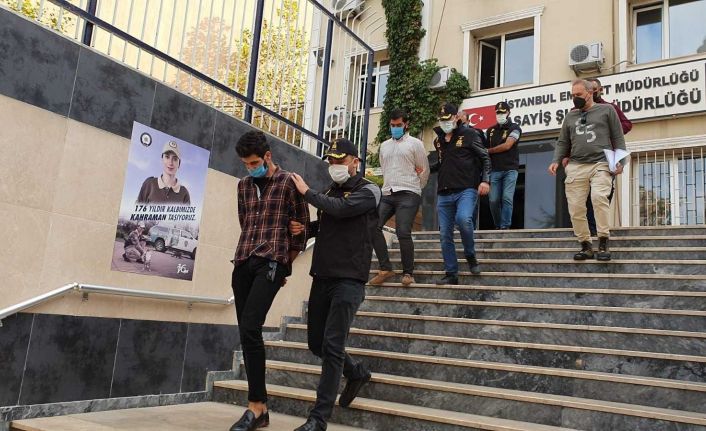 5 milyon 733 bin liralık vurgun yaparak İran’a kaçtı: Vurguncunun parayı aldığı anlar kamerada
