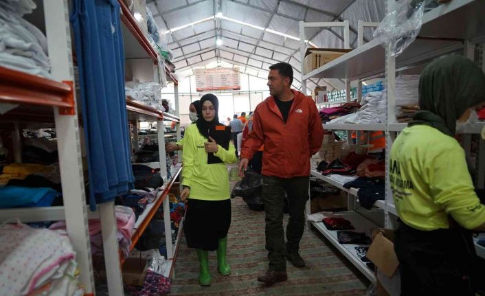 Afet bölgesinde selden zarar gören 14 binden fazla aileye yardım ulaştırıldı