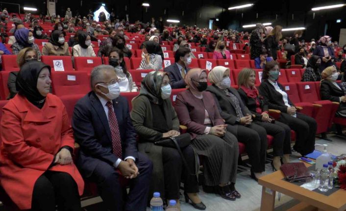 AK Parti Genel Merkez Kadın Kolları Başkanı ve Düzce Milletvekili Ayşe Keşir: