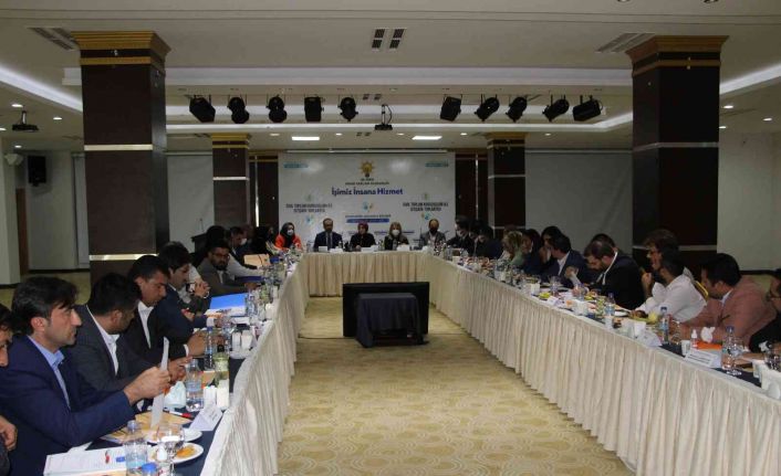 AK Partili Usta: "Irkı, dili, dini, mezhebi ne olursa olsun bütün vatandaşlarımız bizim için eşittir, talepleri başımızın tacıdır"