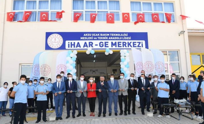 Aksu Uçak Bakım Teknolojisi Mesleki ve Teknik Anadolu Lisesi İHA AR-GE Merkezi açıldı
