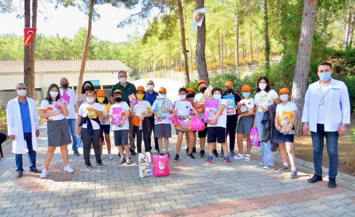 Alanya Sahipsiz Hayvan Geçici Bakımevi ve Rehabilitasyon Merkezi, öğrencileri ağırladı