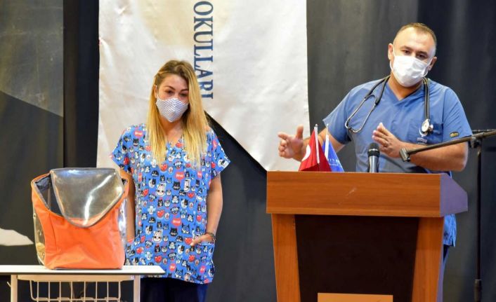 Aliağa Belediyesi ekipleri öğrencilere hayvan sevgisini anlattı