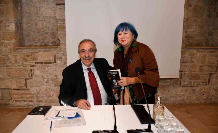 Altın Güvercin’in Duayen İsmi Tüker, Kuşadası halkı ile buluştu