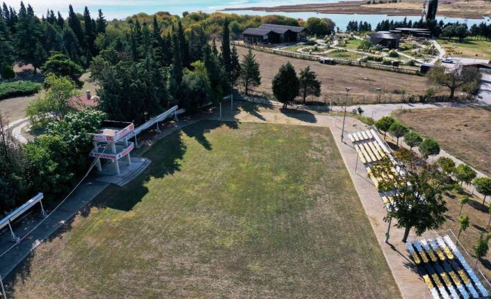 Altınova Hersek Güreş Er Meydanına 400 kişilik portatif tribün yapıldı