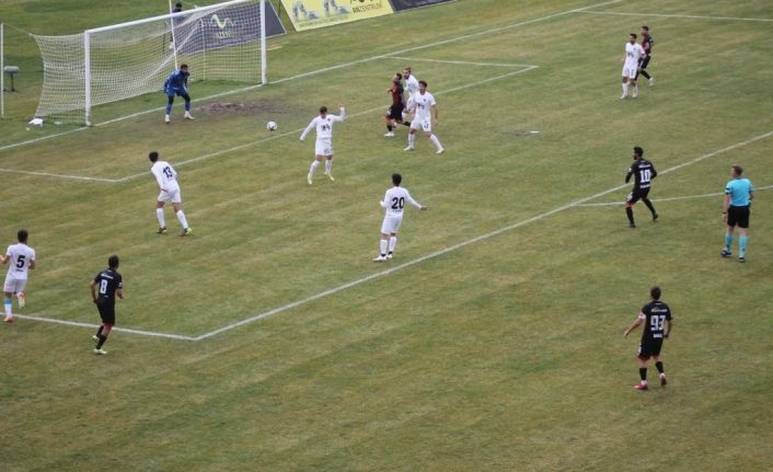 An Zentrum Bayburt Özel İdarespor, Silahtaroğlu Vanspor’u 5-0 mağlup etti