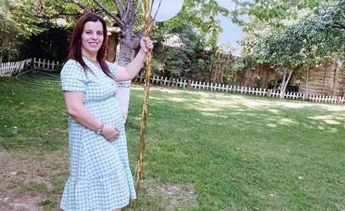 Aşı yaptırmayan 7 aylık hamile kadın, bebeğini göremeden virüse yenik düştü