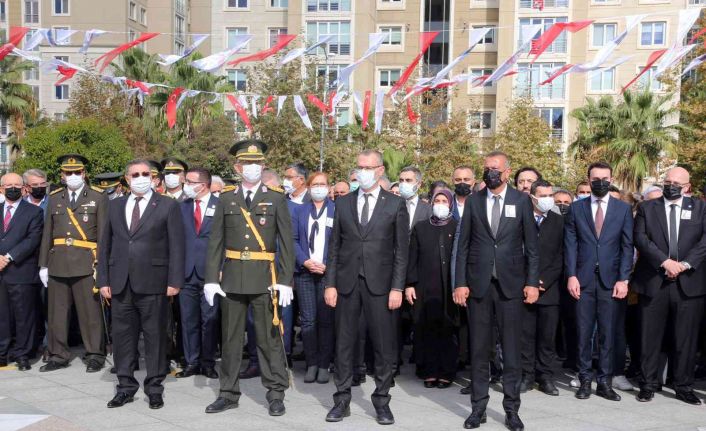 Ataşehir’de 29 Ekim Cumhuriyet Bayramı resmi törenlerle devam ediyor