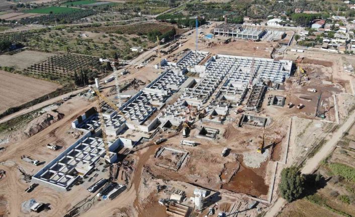 Aydın’ın sağlık yapısını güçlendirecek ’Aydın Şehir Hastanesi’nin yapımı tüm hızıyla sürüyor
