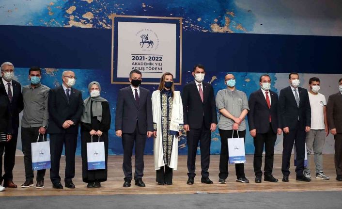 Bakan Pakdemirli: “Elektrikli traktör ile yüzde 80-90 yakıt tasarrufu sağlanacak”