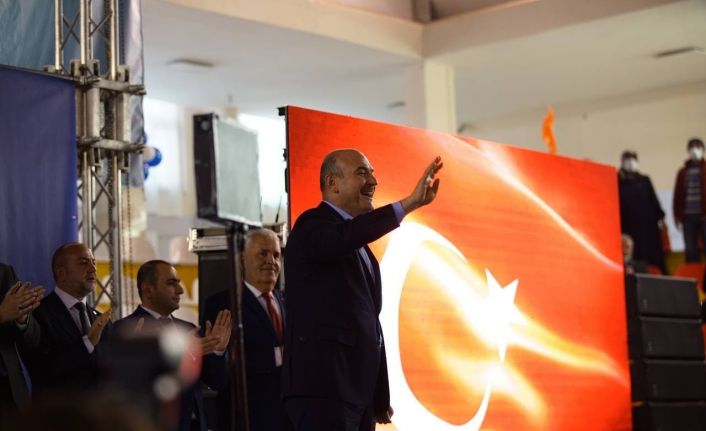 Bakan Soylu: “Bu millet bu Cumhuriyeti de bu özgürlüğü de şanla şerefle kanla kazandı, senin gibi kasetle kazanmadı”