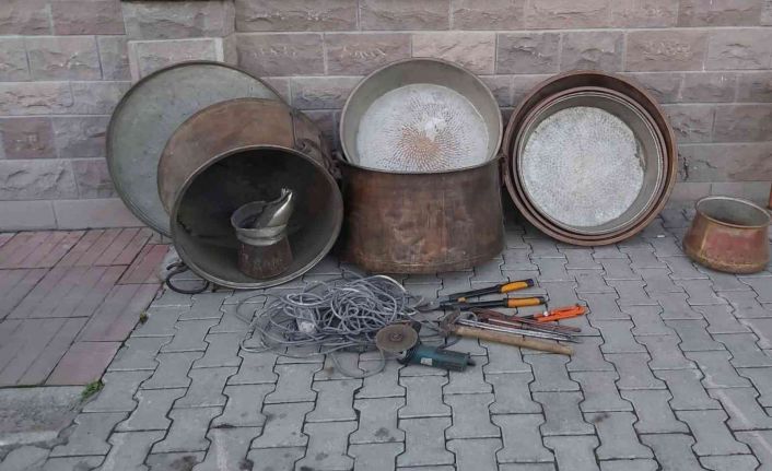 Bakır kazan ve leğen hırsızları polisten kaçamadı