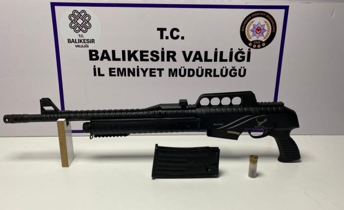 Balıkesir’de polisten 22 aranan şahsa gözaltı