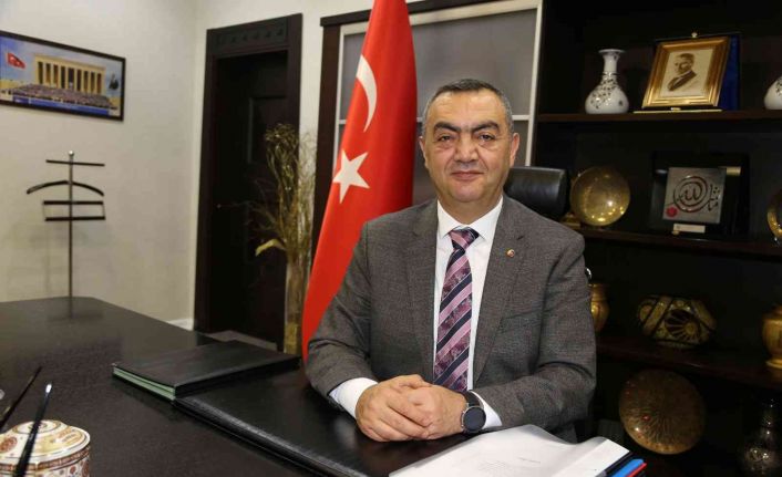 Başkan Büyüksimitci: "Cumhuriyet ile Türk milleti hürriyet ve bağımsızlık içinde yaşama onuruna kavuşmuştur"