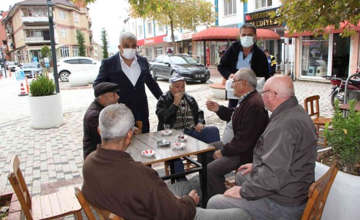 Başkan Çalışkan, kandil lokumu dağıttı