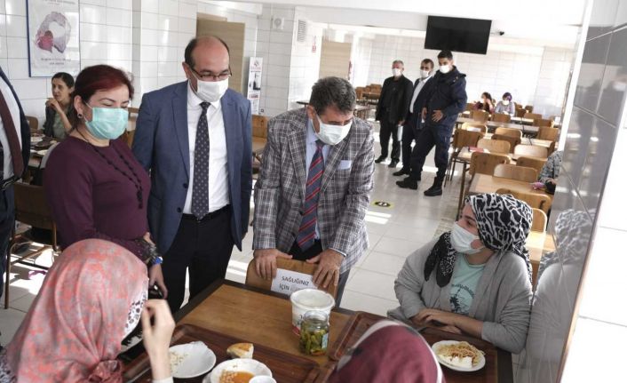 Başkan Çöl: “Öğrencilerin hayatlarını kolaylaştırmak için çalışıyoruz”