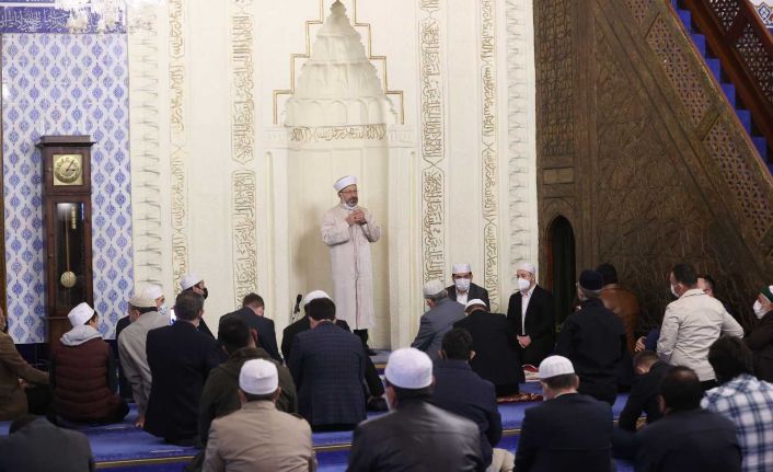 Başkan Erbaş: “Camiler, şehirlerimizin kalbidir”