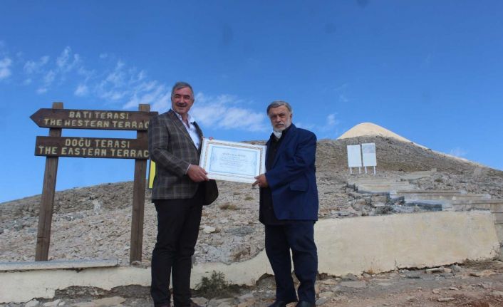 Başkan Turanlı’dan Kahtalı Mıçı’ya Hemşehrilik Onur Belgesi