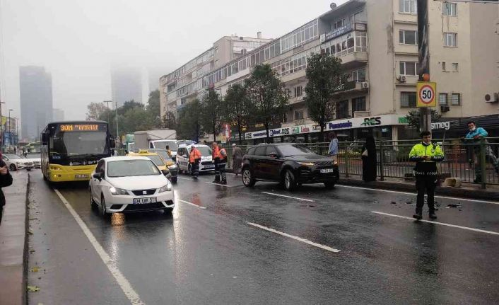 Beşiktaş’ta milyonluk kaza: 4 araç birbirine girdi