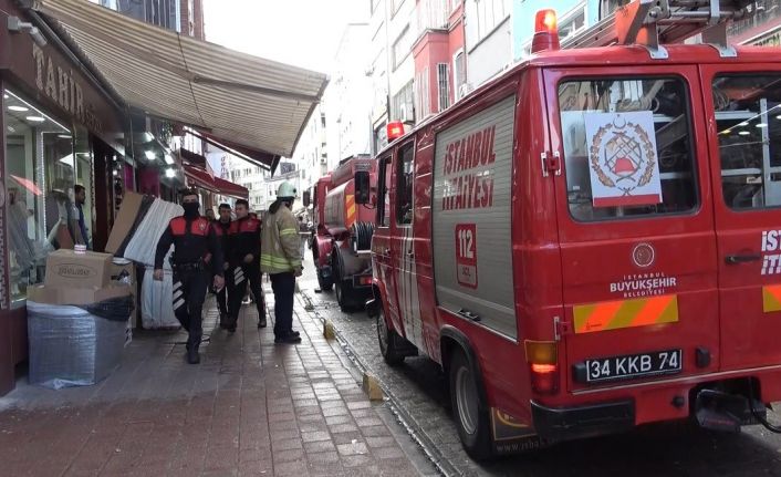 Beyazıt’ta ayakkabı imalathanesinde yangın: "İşçiler hayatlarını tehlikeye atarak yangına müdahale etti"