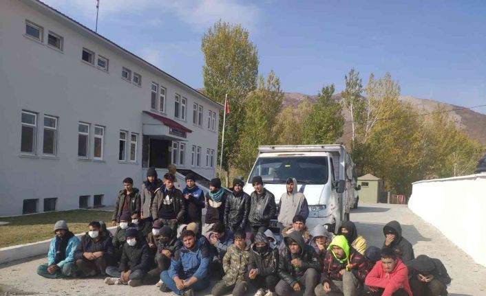 Bitlis’te 38 göçmen yakalandı