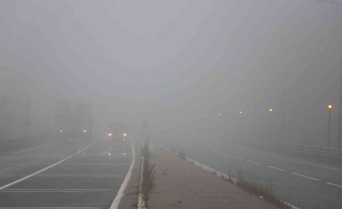 Bolu Dağı sisle kaplandı, görüş mesafesi 20 metreye düştü