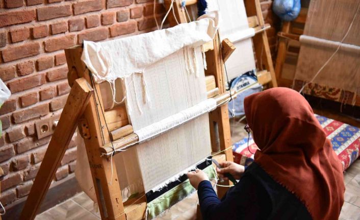 Bursa 2 asır sonra dünyaca ünlü ipeğiyle yeniden vitrine çıkıyor