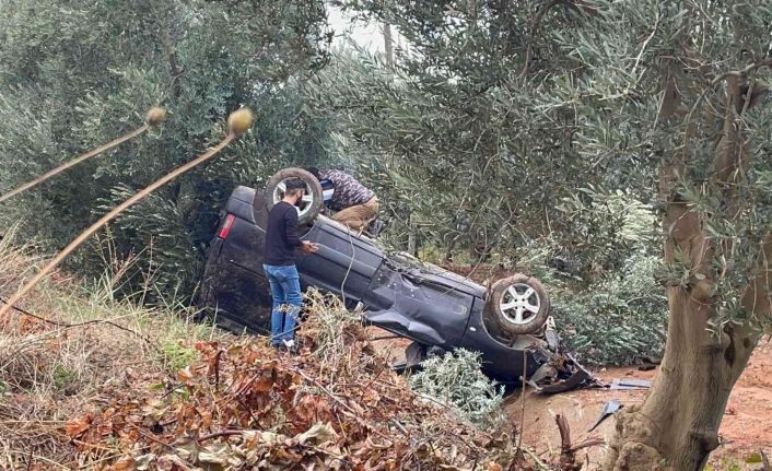 Bursa’da kanala uçan araç takla attı, içindekiler burnu kanamadan kurtuldu