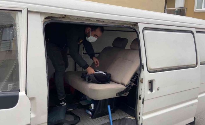 Bursa’da park polisinin dikkati bahis çetesini çökertti