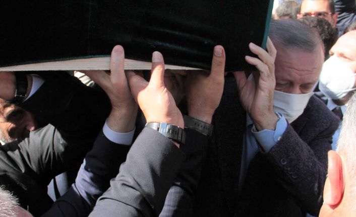 Cumhurbaşkanı Erdoğan, Saadet Partisi Yüksek İstişare Kurulu Başkanı Asiltürk’ün cenazesine katıldı