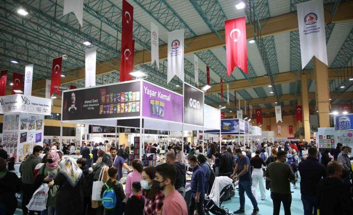 Denizli kitaba doydu