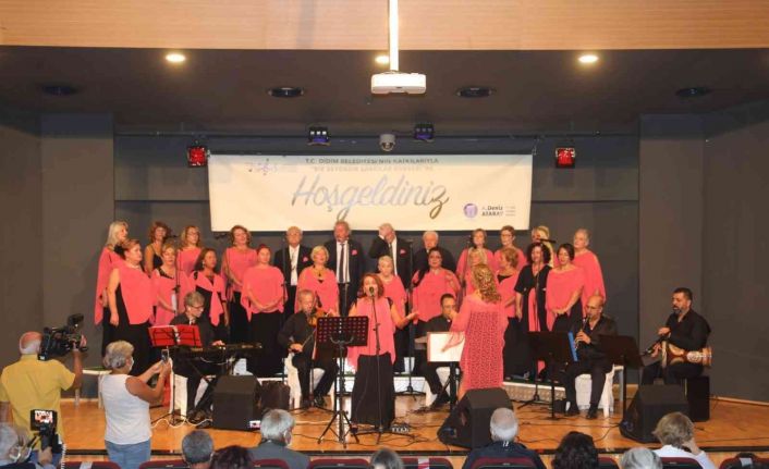 Didim’de “Bir sevdadır Şarkılar” konseri beğeni topladı