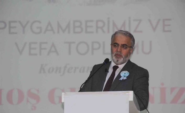 Diyanet İşleri Başkan Yardımcısı İşliyen: “Peygamberin ümmeti olduğunu söyleyip de eşine şiddet uygulayan bir adam hangi vefadan bahsediyor”