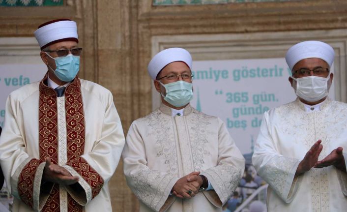Diyanet İşleri Başkanı Erbaş: "Diyanet, FETÖ, DEAŞ, PKK gibi örgütlere karşı her zaman gençleri bilinçlendirmiştir"