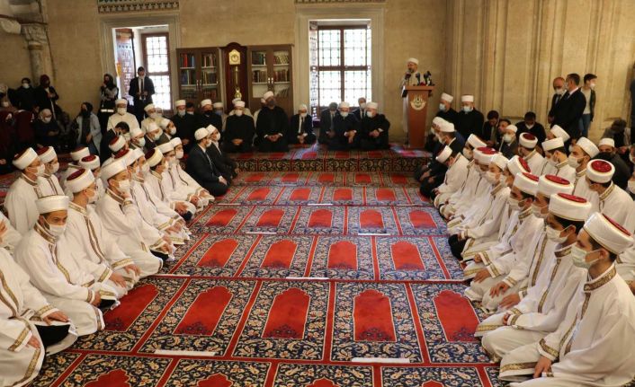 Diyanet İşleri Başkanı Erbaş: "Hafızlık yeryüzünde bir kula nasip olacak en büyük nimetlerden biri"