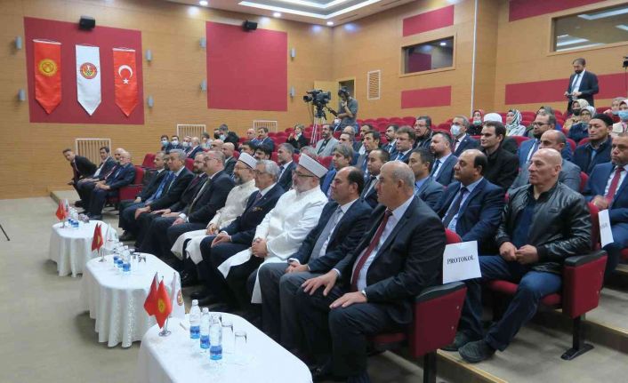 Diyanet İşleri Başkanı Erbaş: “Serahsi deyince Kırgızistan akla geliyor, Bişkek’te yaptığımız Serahsi Camii’ne bu ismin verilmesi boşuna değil” dedi