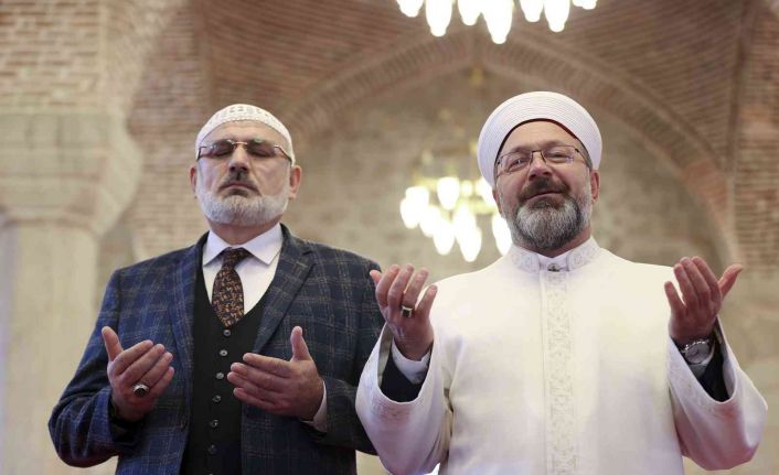 Diyanet İşleri Başkanı Erbaş ve Hafiz Osman Şahin Şuşa’da çifte ezan okudu