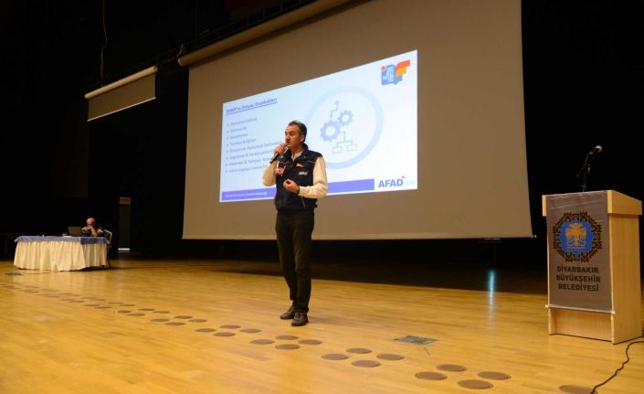 Diyarbakır Büyükşehir Belediyesi personeline ’Acil Durum Eylem Planı’ eğitimi verildi