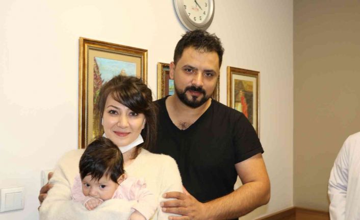 Doğuştan makatı tıkalı doğan bebeği tek ameliyatla tedavi etti