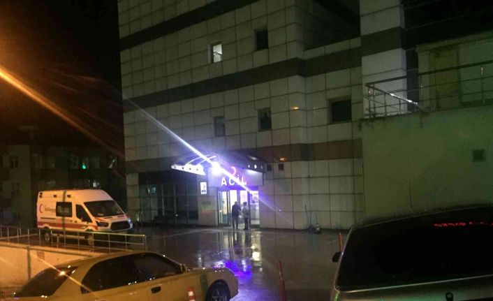 Doktor, hasta yakınlarının saldırısına uğradı