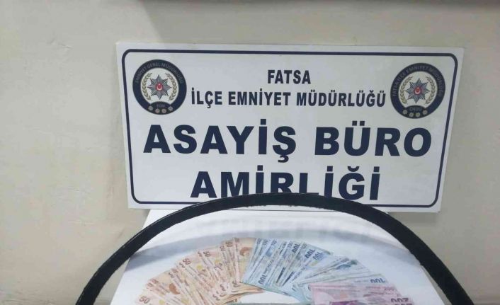 Dolarla kumar oynayanlara suçüstü: 5 şahsa 6 bin 680 TL ceza, bir kişiye adli işlem