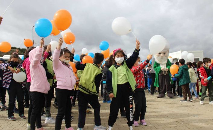 Dünya Hayvan Hakları Gününde çocuklara hayvan sevgisi aşılandı