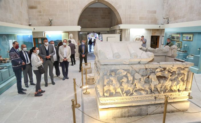 Dünyanın en sağlam Amazon lahdi ve en büyük ikinci taş kitabesi Kütahya’da