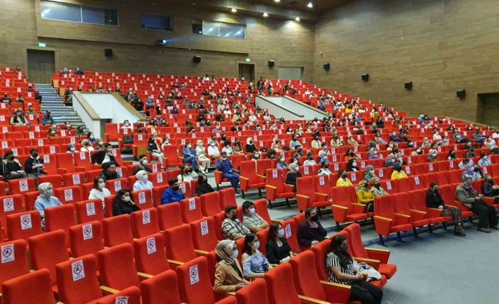 EBYÜ’de “Hobilerinizi İşe Çevirin” ve Erasmus Öğrenci Öğrenim ve Staj Hareketliliği bilgilendirme programları yapıldı