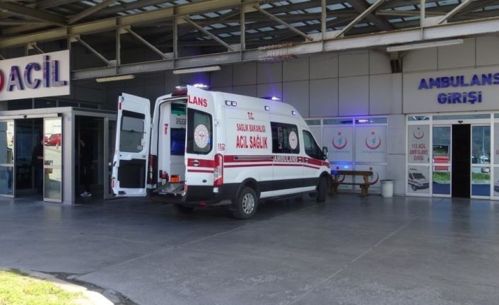 Elindeki tüfeğin ateş alması sonucu yaralandı