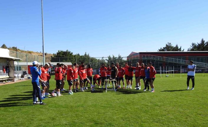 Erol Bulut: "Ligde şuana kadarki performansımız bizim için yeterli değil"