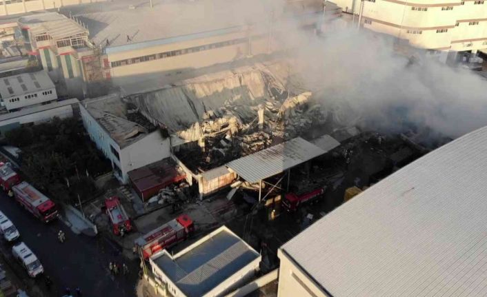 Esenyurt’ta 1 kişinin öldüğü fabrika yangınının boyutu gün ağarınca ortaya çıktı