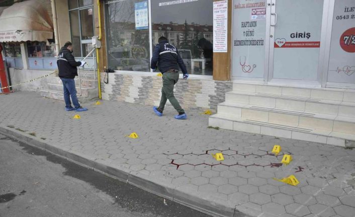 Eşiyle ilişkisi olan kişi ile babasını bıçaklayan sanık hakkında mütalaa verildi